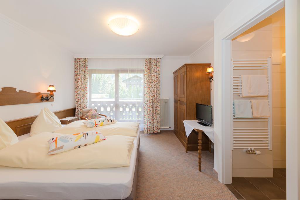 ホテルGastehaus Soldanella ラムサウ・アム・ダッハシュタイン 部屋 写真