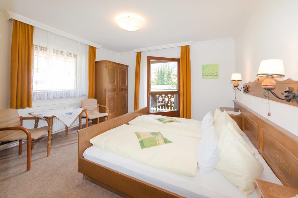 ホテルGastehaus Soldanella ラムサウ・アム・ダッハシュタイン 部屋 写真