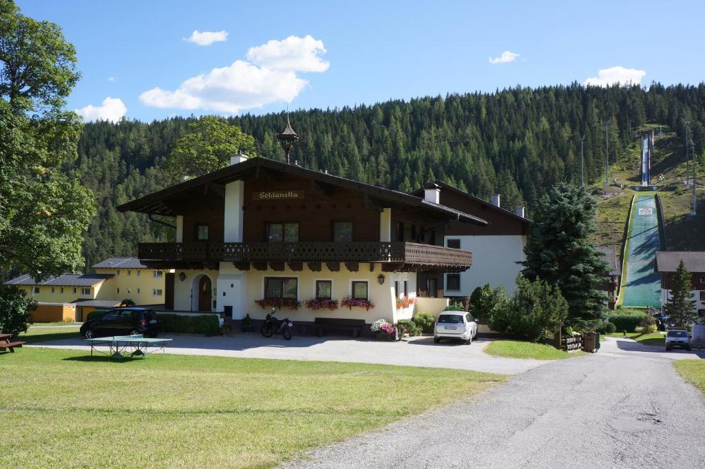 ホテルGastehaus Soldanella ラムサウ・アム・ダッハシュタイン エクステリア 写真